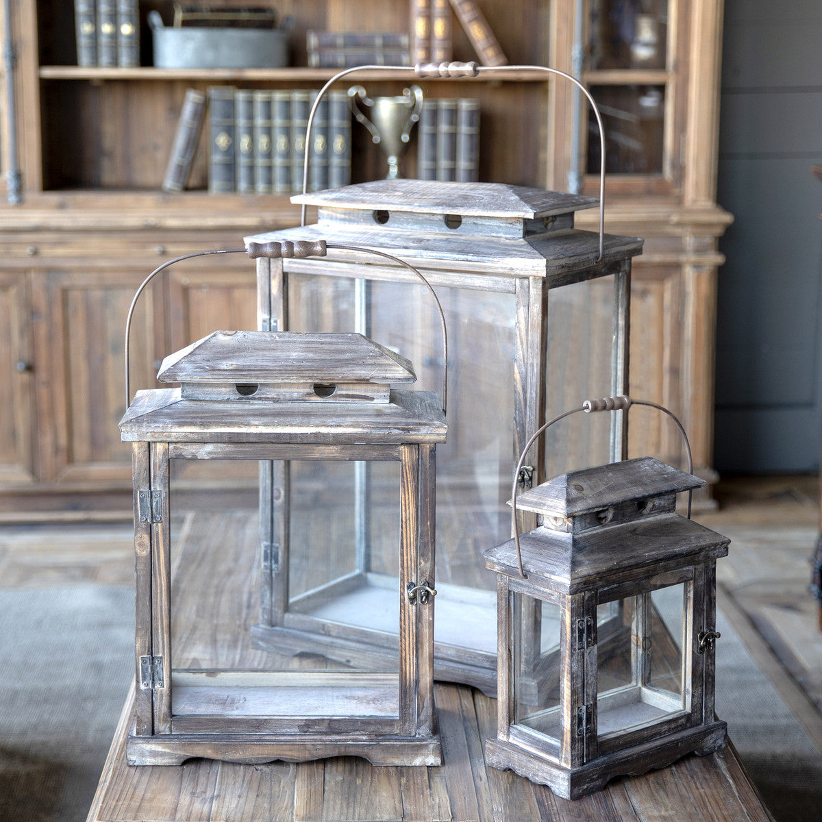 Wooden Display Lantern Set