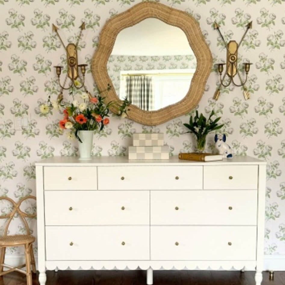 Scalloped Linden Round Wall Mirror