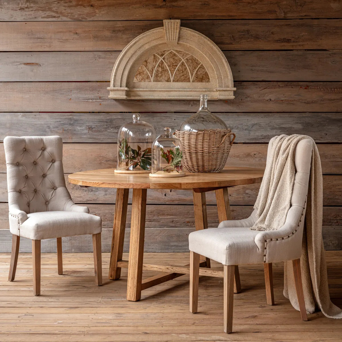 Quercus Round Dining Table