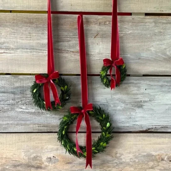 Cedar And Boxwood Wreath With Burgundy Ribbon Set